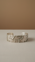 Brazalete texturizado plata mate